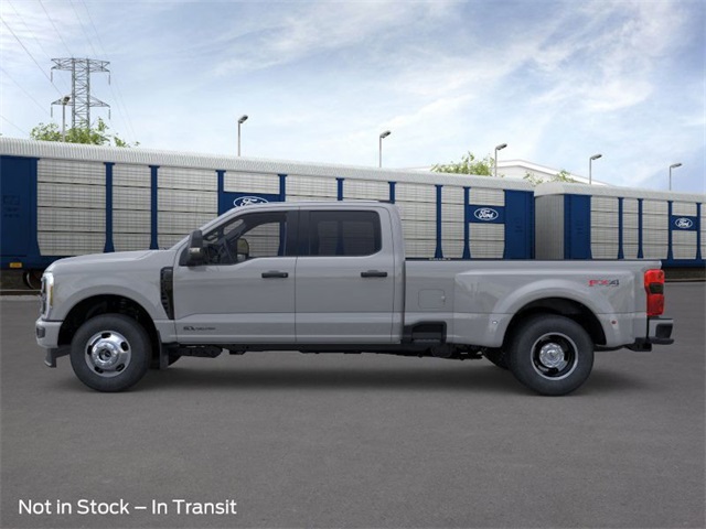 2026 Ford F-350 photo 2