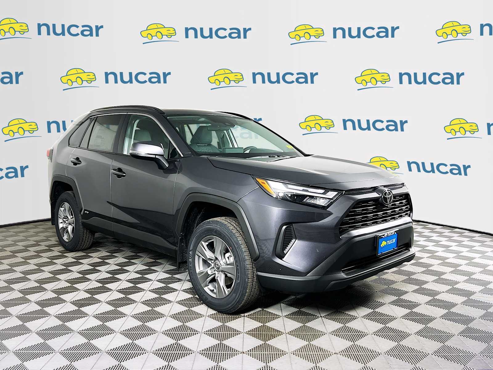 2025 Toyota RAV4 XLE's photo