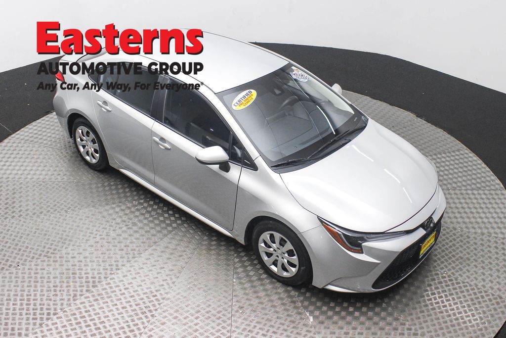 2021 Toyota Corolla LE photo 3