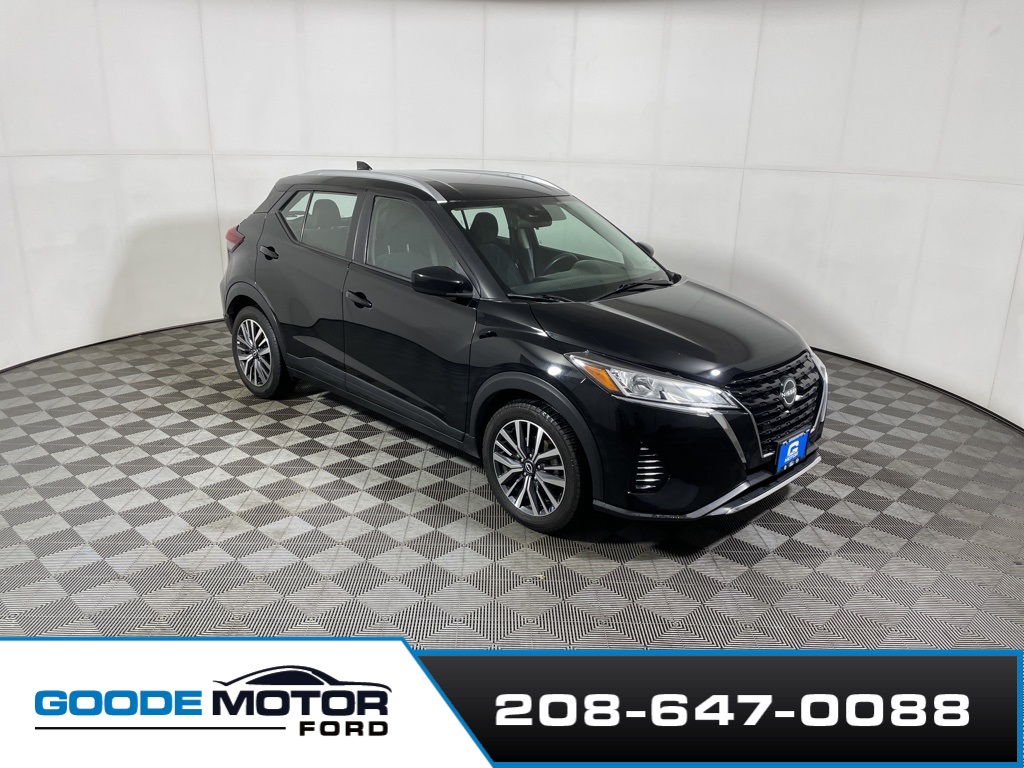 2022 Nissan Kicks SV's photo
