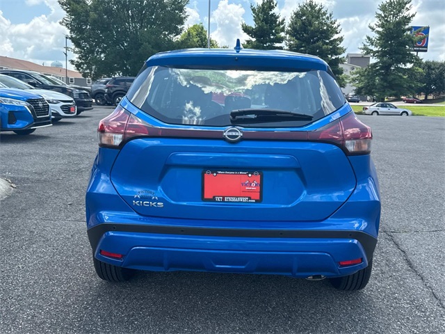 2025 Nissan Kicks Play S photo 4