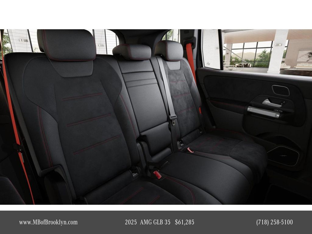 2025 Mercedes Benz GLB 35 AMG photo 4