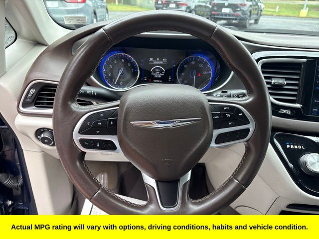 2018 Chrysler Pacifica Touring L photo 7