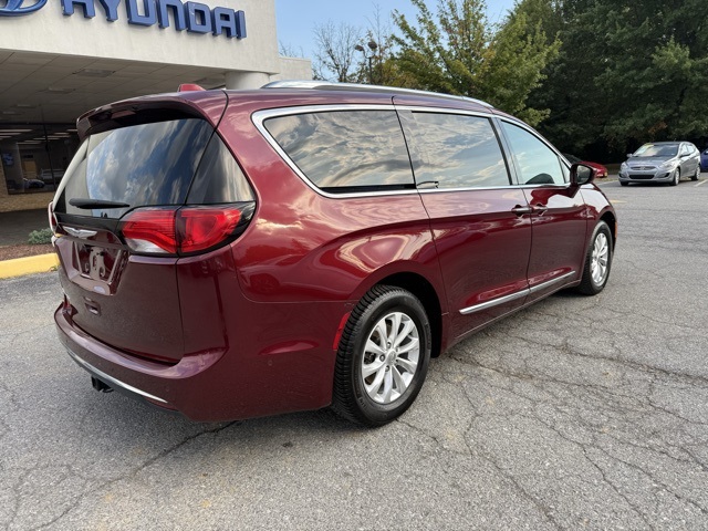 2018 Chrysler Pacifica Touring Plus photo 3