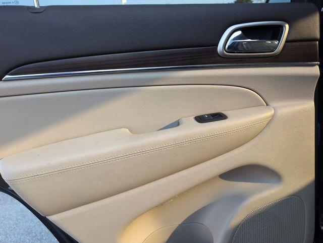 2014 Jeep Grand Cherokee Overland photo 25
