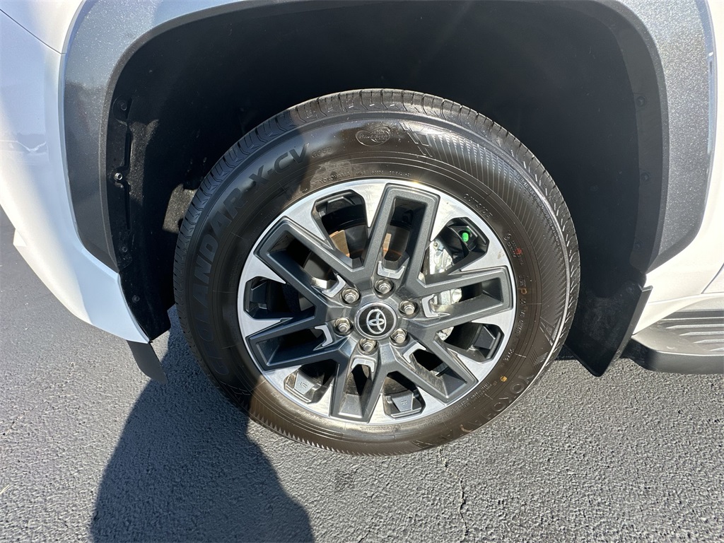 2025 Toyota Sequoia Platinum photo 9