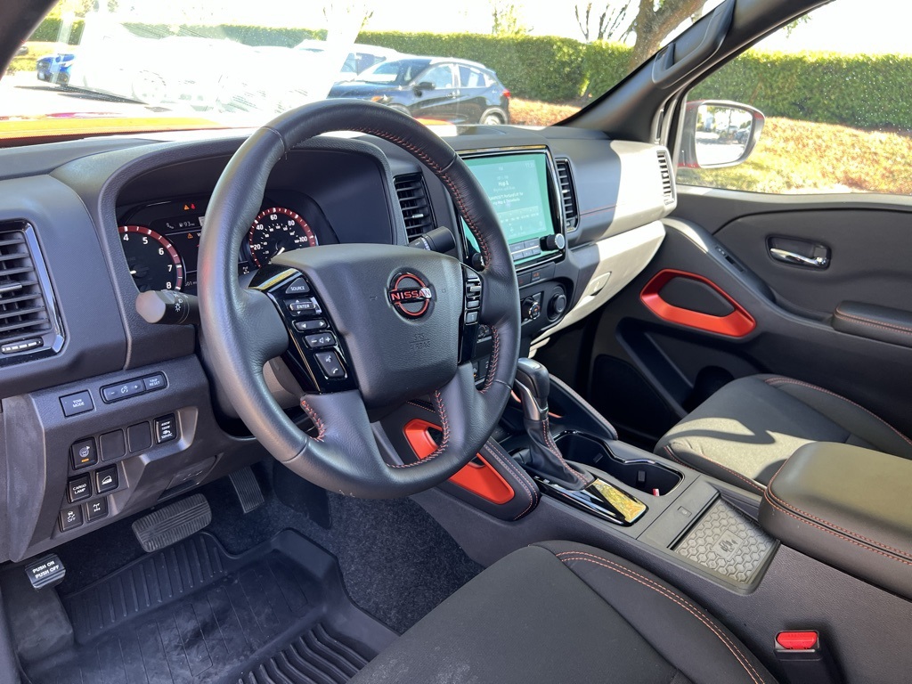 2024 Nissan Frontier PRO-4X photo 14