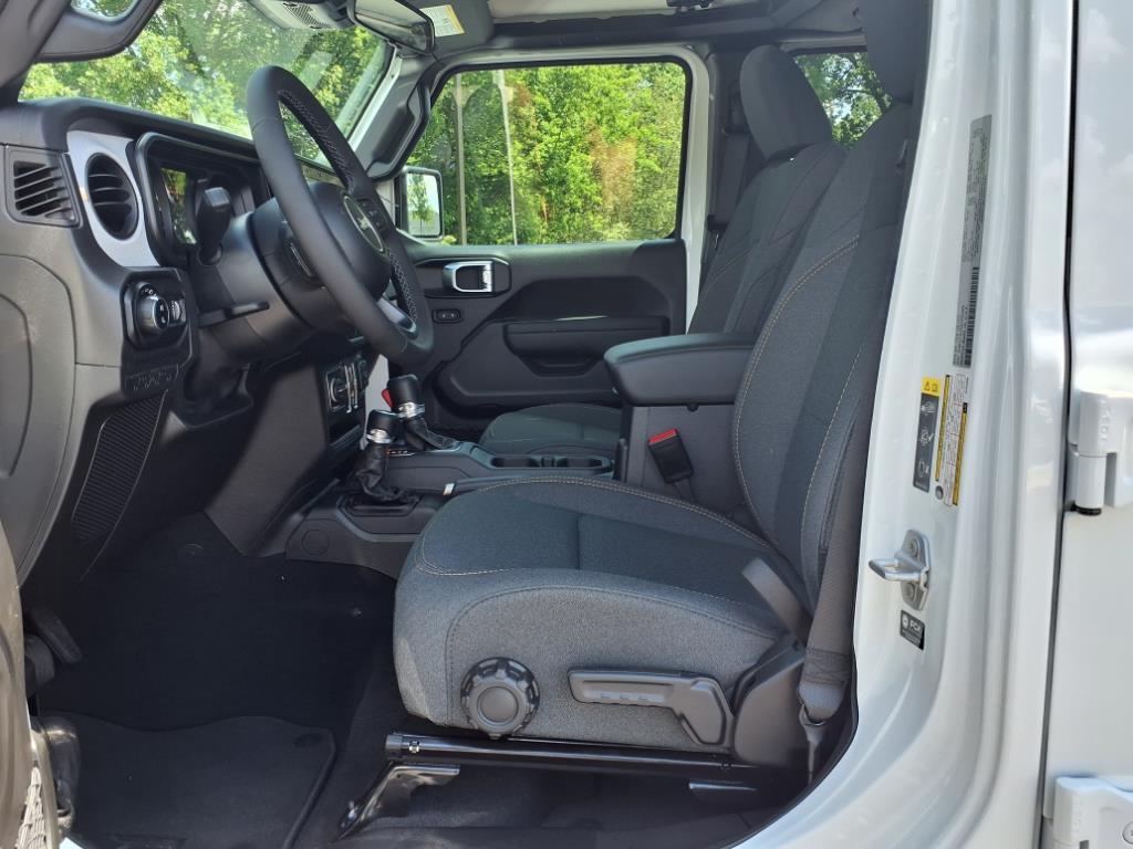 2025 Jeep Gladiator Sport S photo 3