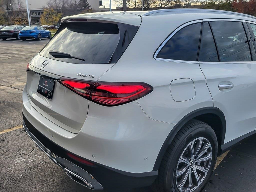 2024 Mercedes Benz GLC 300 photo 4
