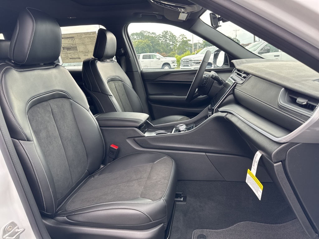 2025 Jeep Grand Cherokee Altitude X photo 31