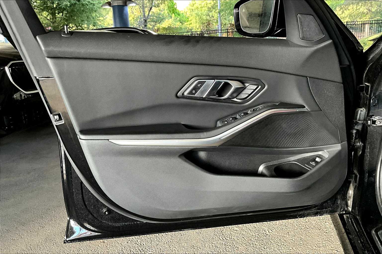 2023 Bmw 330i photo 19