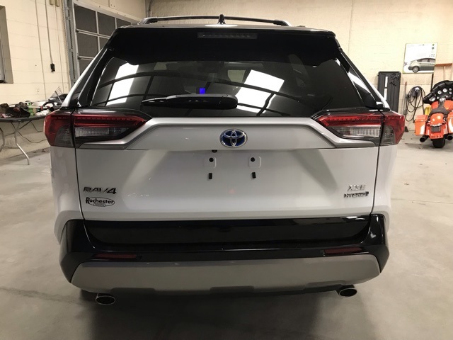 2023 Toyota RAV4 Hybrid XSE photo 4