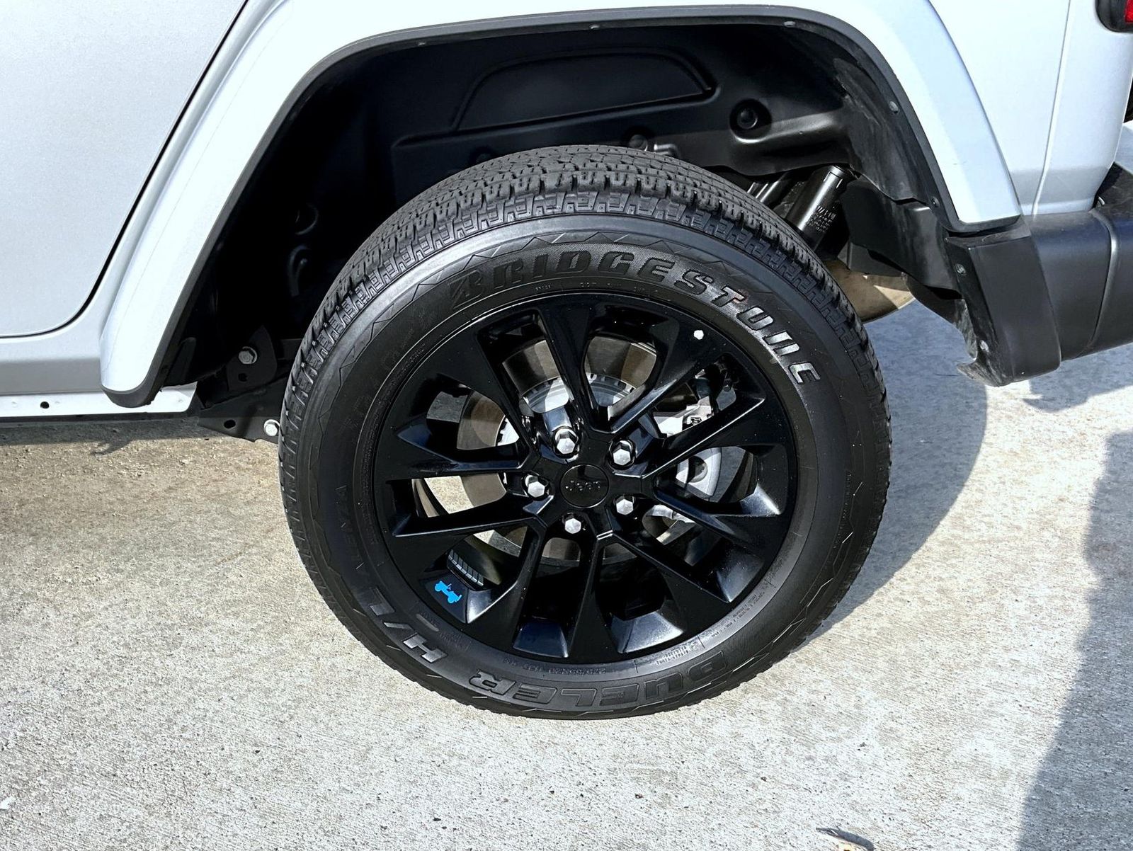 2023 Jeep Wrangler Sahara 4xe photo 21