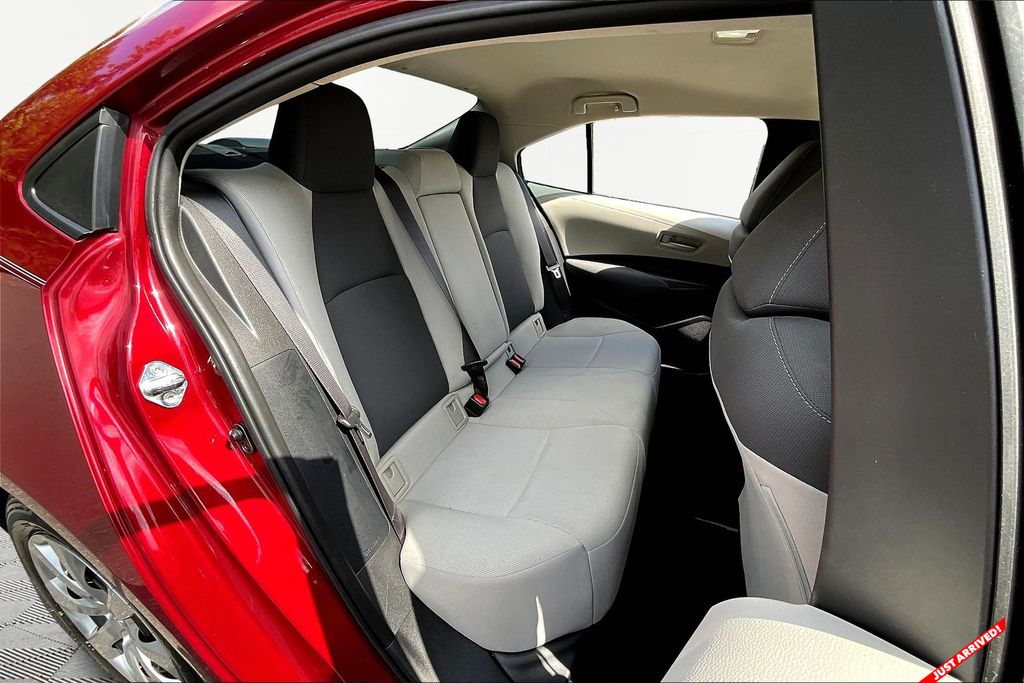 2022 Toyota Corolla LE photo 16