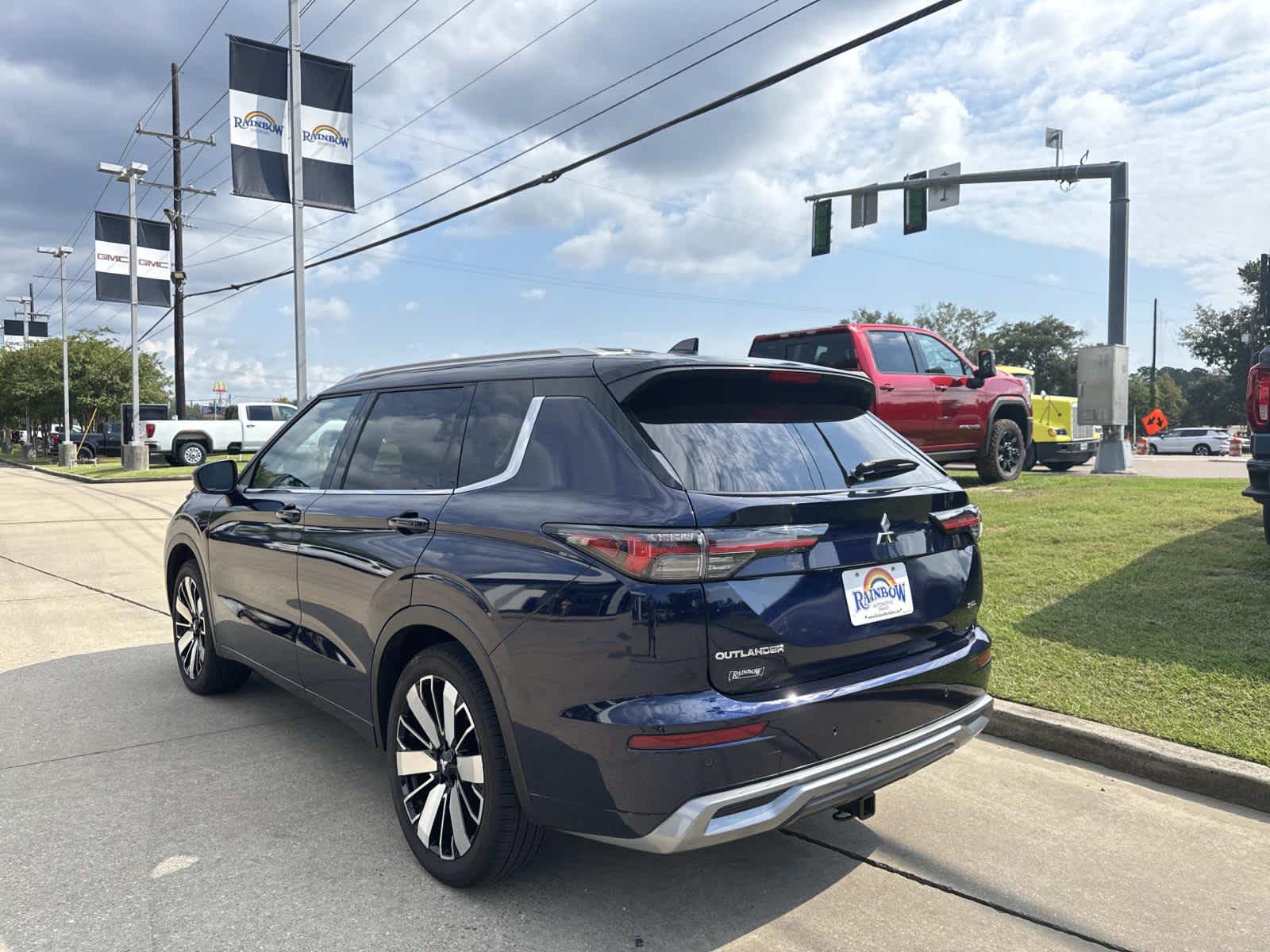 2025 Mitsubishi Outlander SEL photo 4