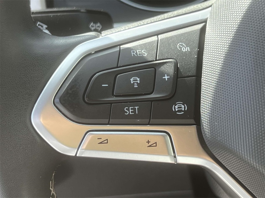 2021 Volkswagen Atlas Cross Sport SE Technology photo 31
