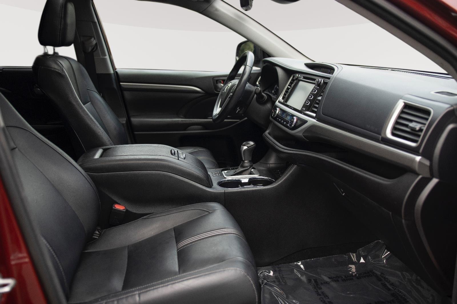 2018 Toyota Highlander SE photo 18