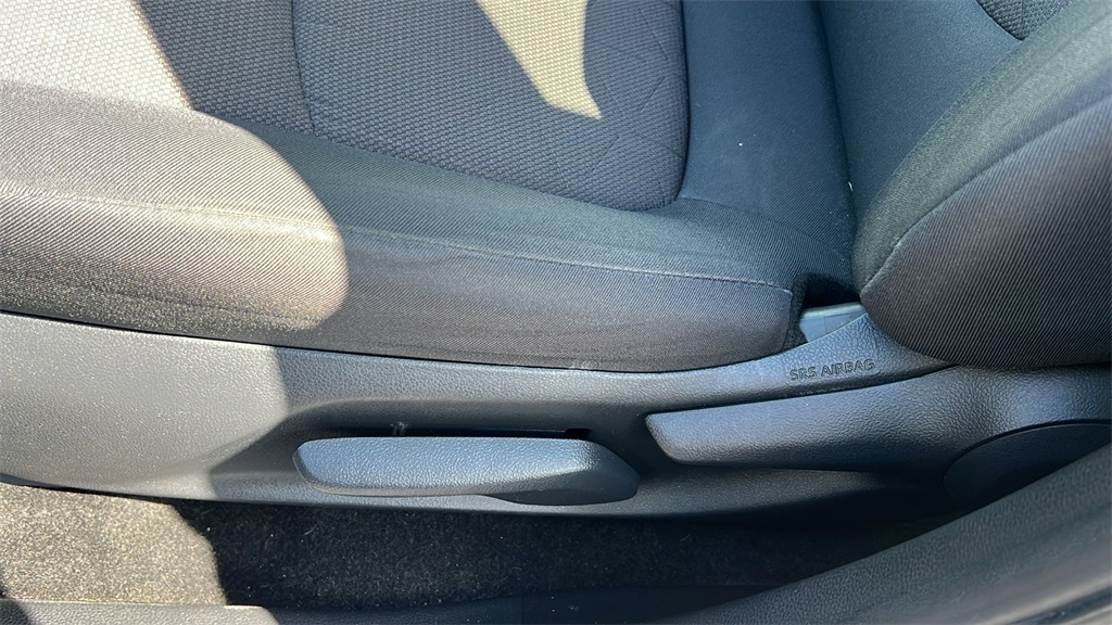 2019 Toyota RAV4 XLE photo 11