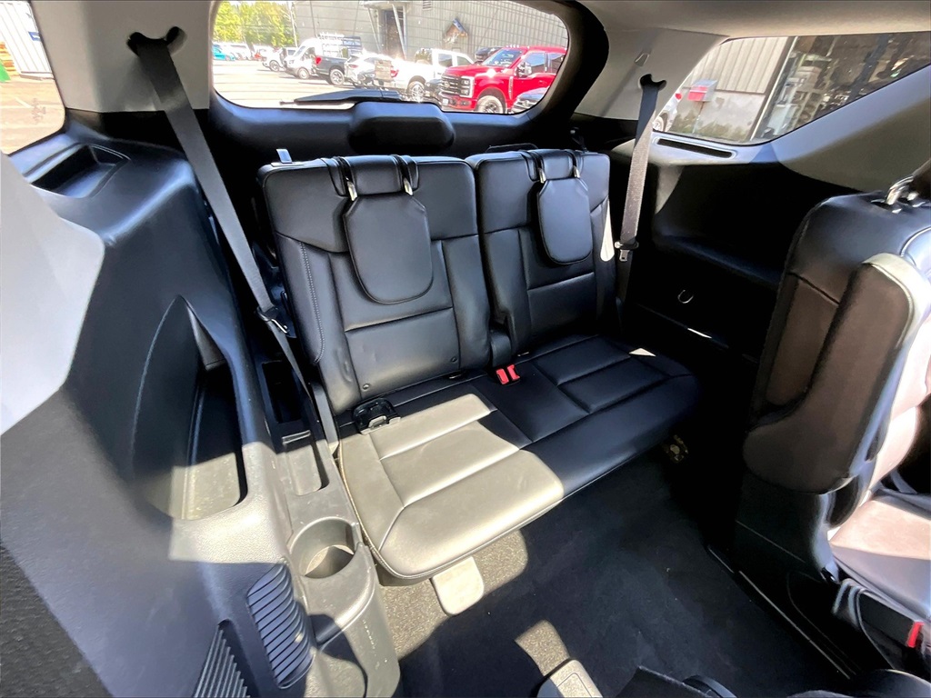 2022 Ford Explorer XLT photo 17