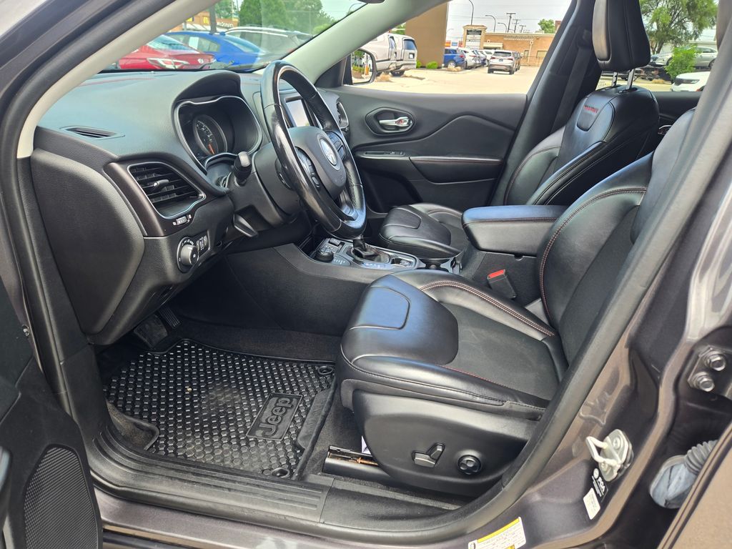 2021 Jeep Cherokee Trailhawk photo 14