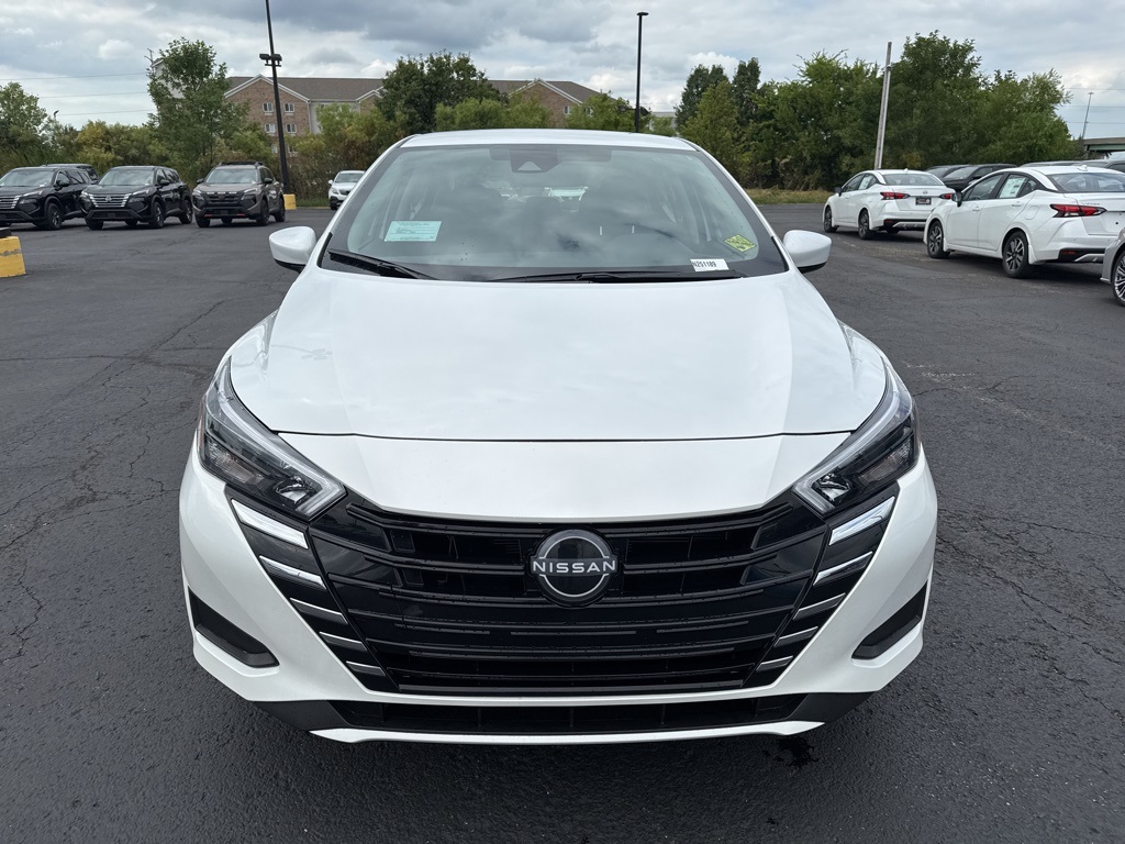 2025 Nissan Versa 1.6 SV photo 8