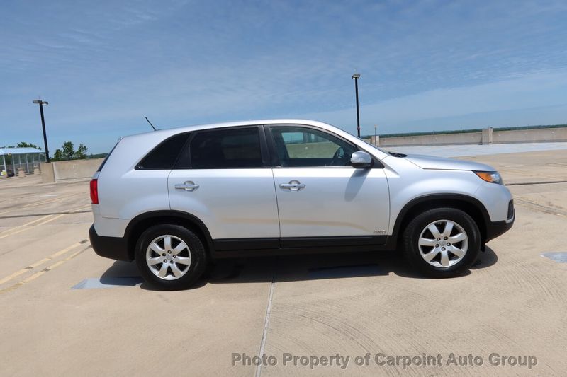 2012 Kia Sorento V6 LX photo 2