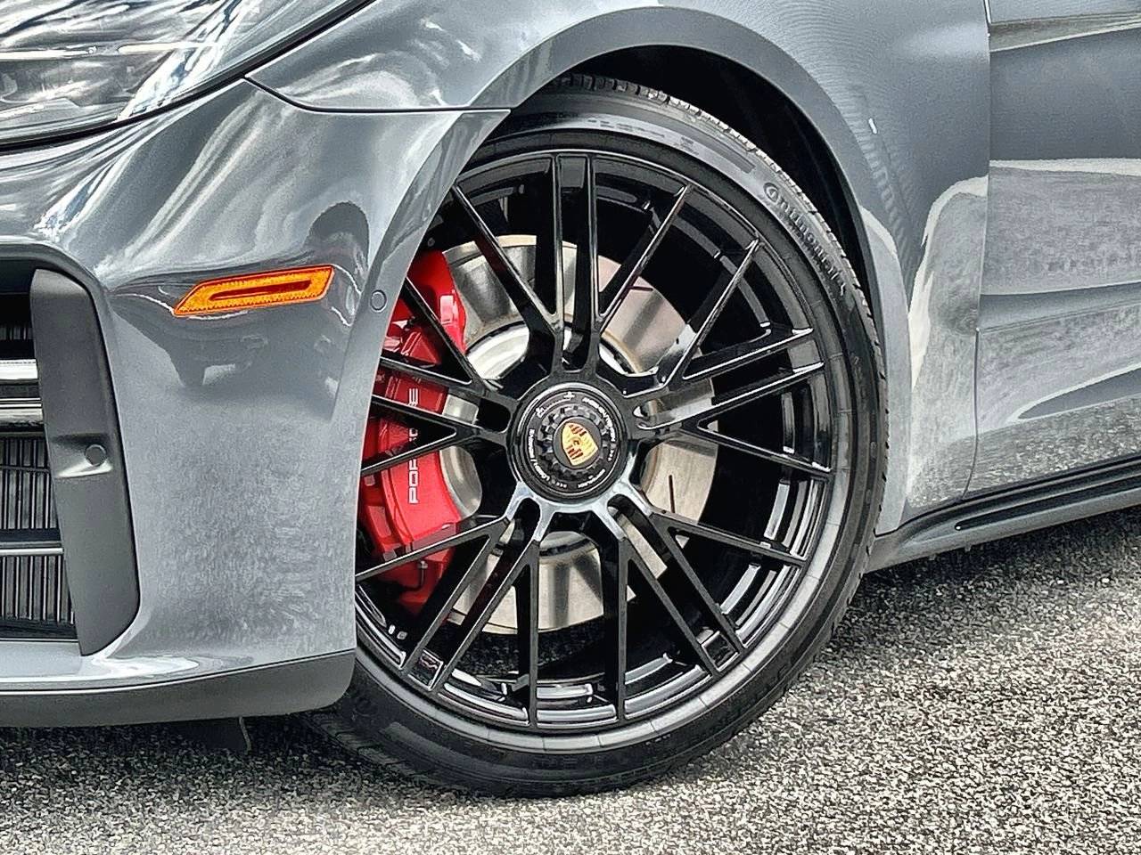 2026 Porsche Panamera GTS photo 14