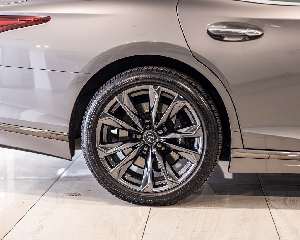 2022 LEXUS LS - Image 11