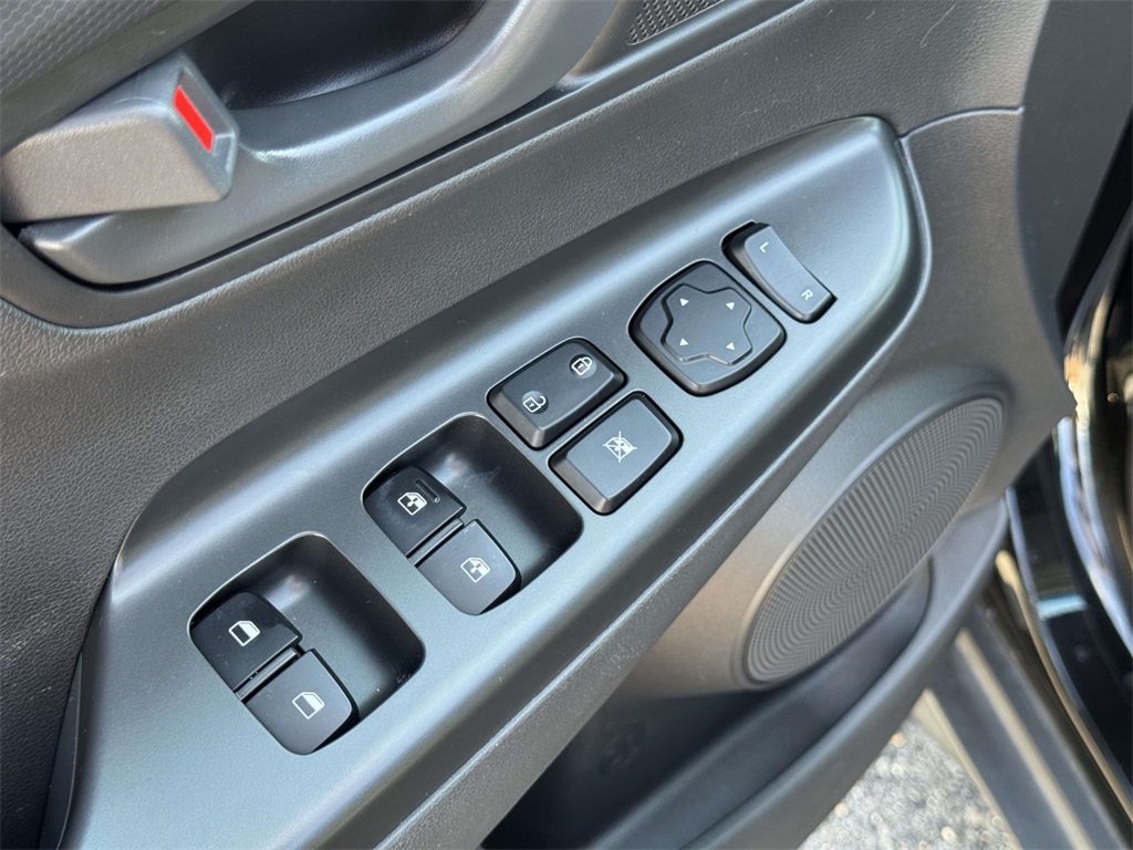 2023 Hyundai Kona SEL photo 27