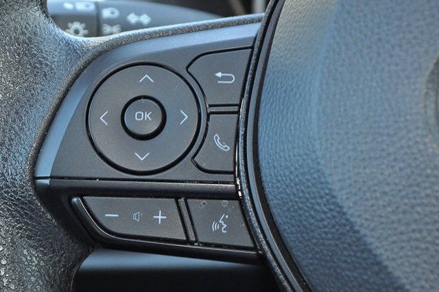 2025 Toyota RAV4 XLE photo 28