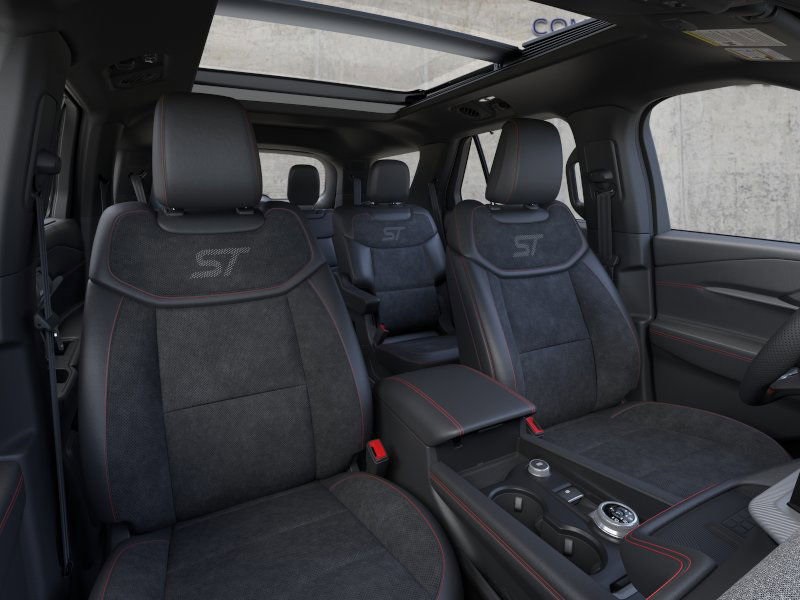 2025 Ford Explorer ST photo 4