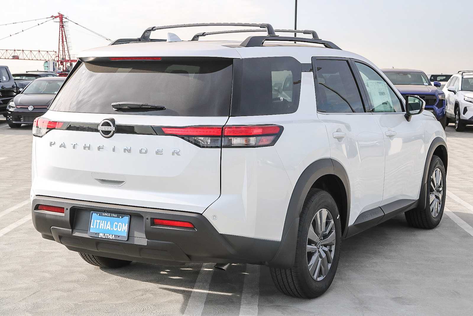 2025 Nissan Pathfinder SV photo 4