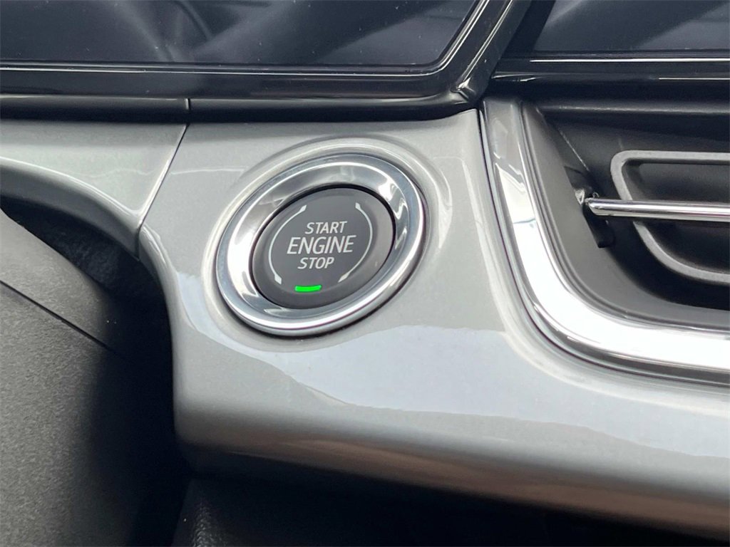 2025 Chevrolet Trax LT photo 16