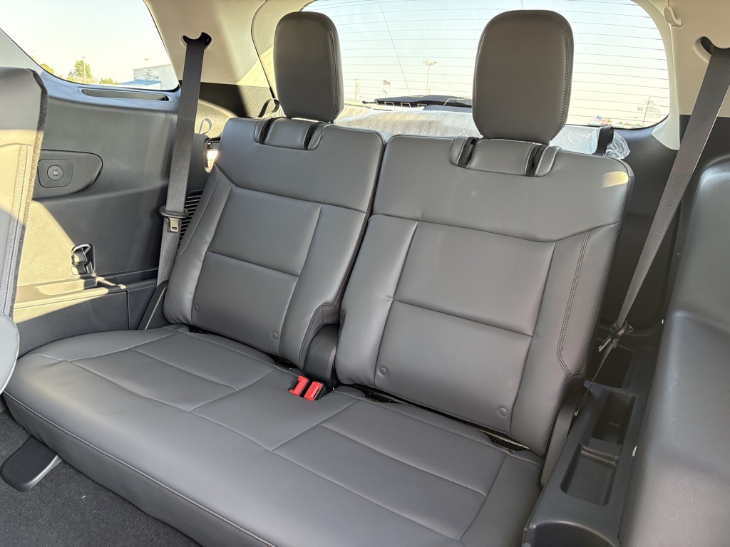 2025 Ford Explorer photo 24