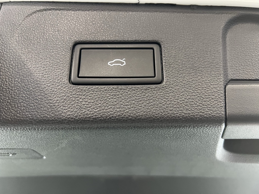 2023 Volkswagen Atlas V6 SEL Premium R-Line photo 28