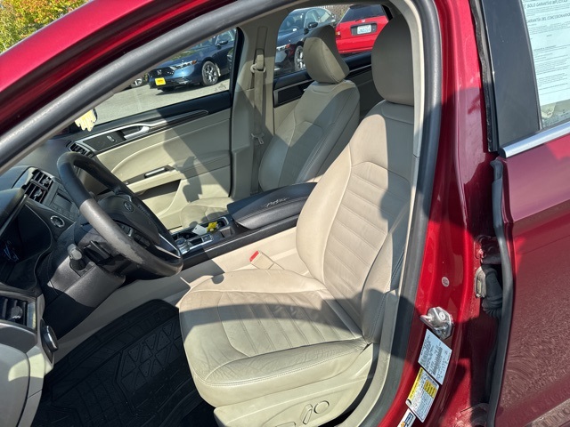 2017 Ford Fusion SE photo 7