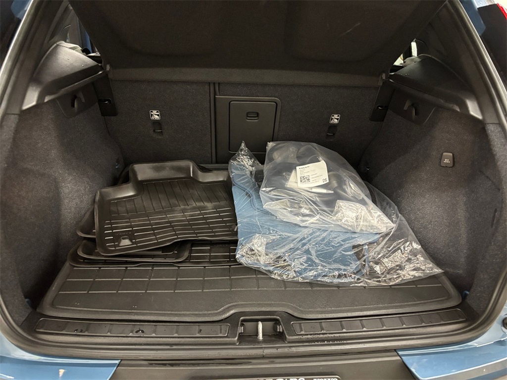 2023 Volvo XC40 Recharge Ultimate photo 13