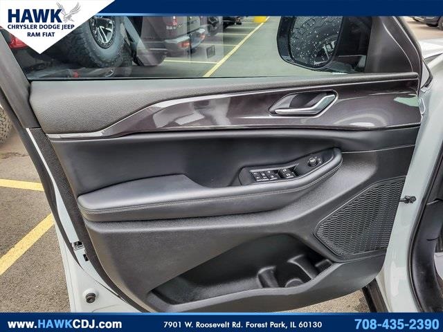 2023 JEEP GRAND CHEROKEE - Image 25