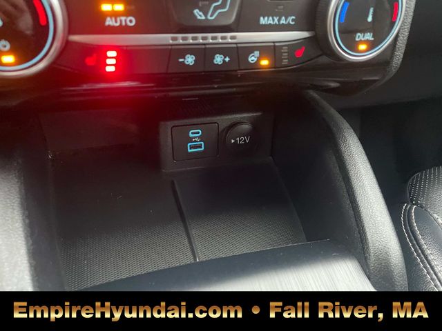 2022 Ford Escape Titanium photo 23