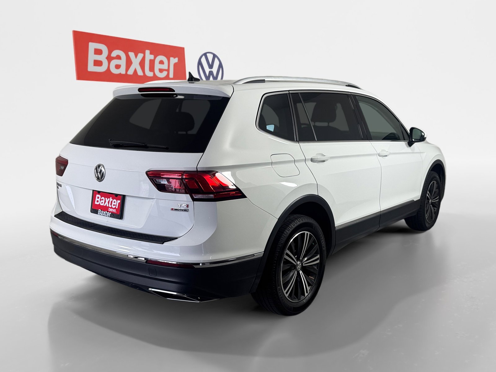 2018 Volkswagen Tiguan SEL photo 4