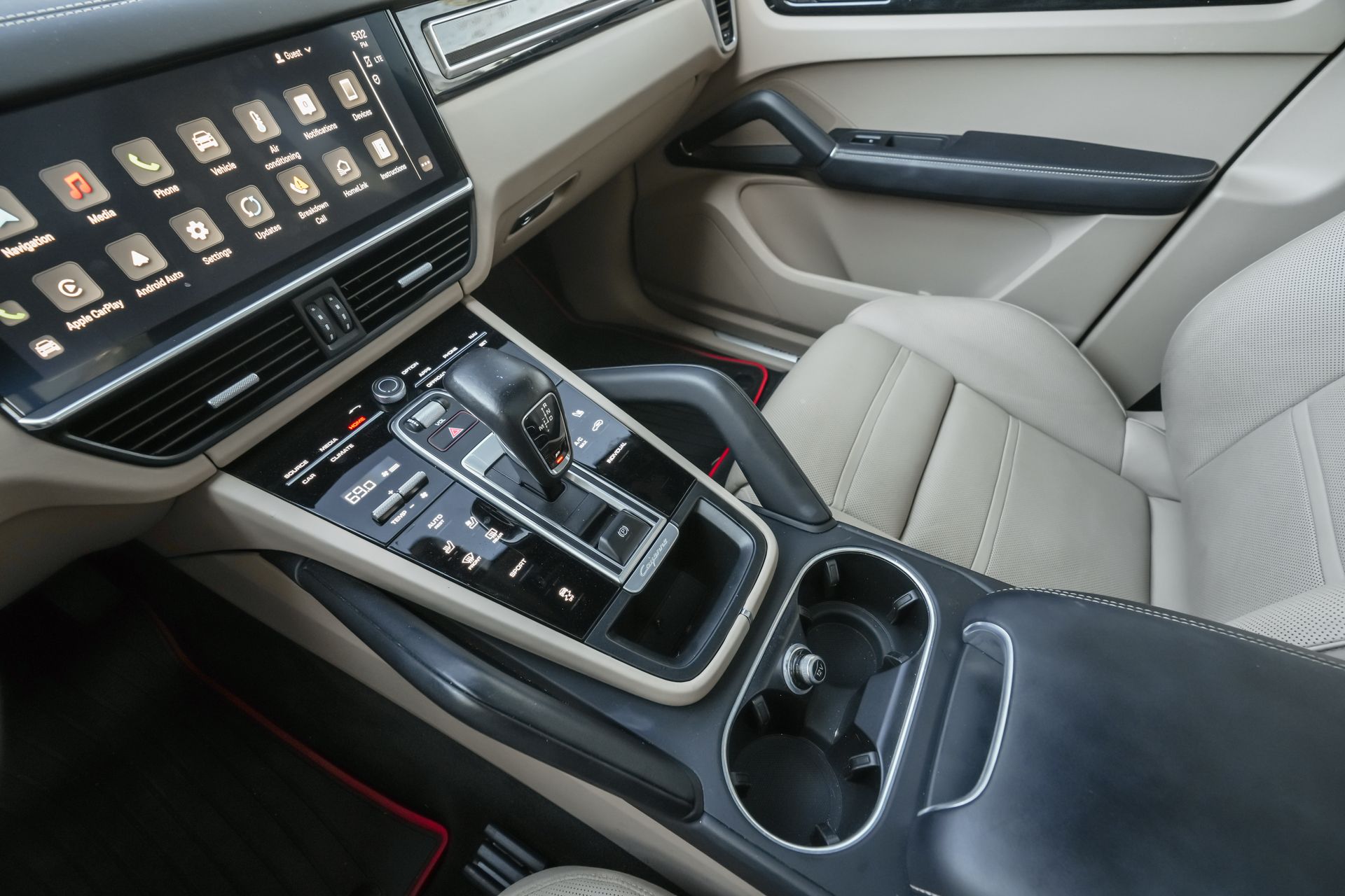 2023 Porsche Cayenne Platinum Edition photo 28