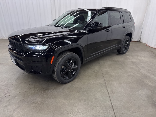 2025 Jeep Grand Cherokee Altitude X photo 3