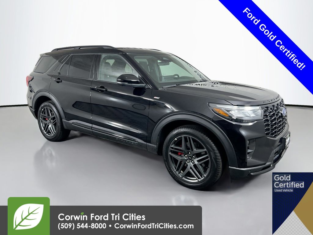 2025 Ford Explorer ST-LINE's photo