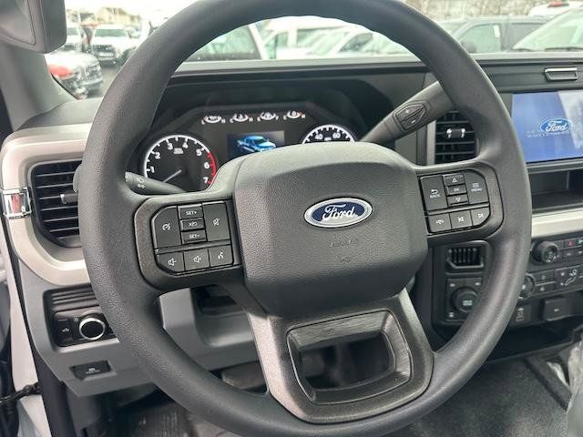 2025 Ford F-250 photo 9