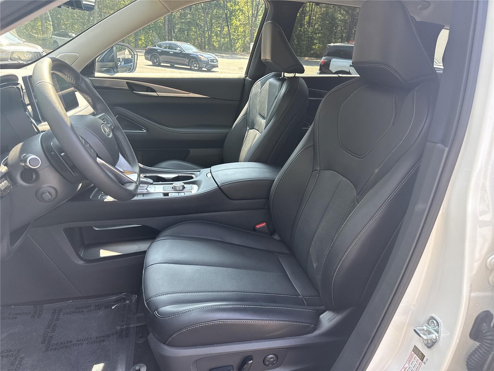 2025 Toyota RAV4 LE photo 7