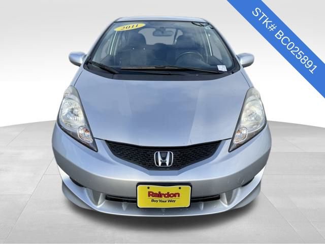 Used 2011 Honda Fit Sport with VIN JHMGE8H5XBC025891 for sale in Sumner, WA