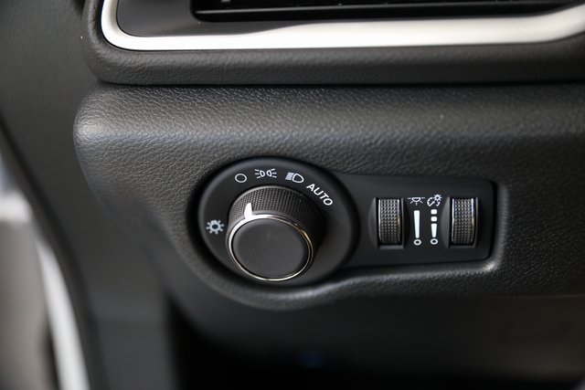 2026 Chrysler Voyager LX photo 10