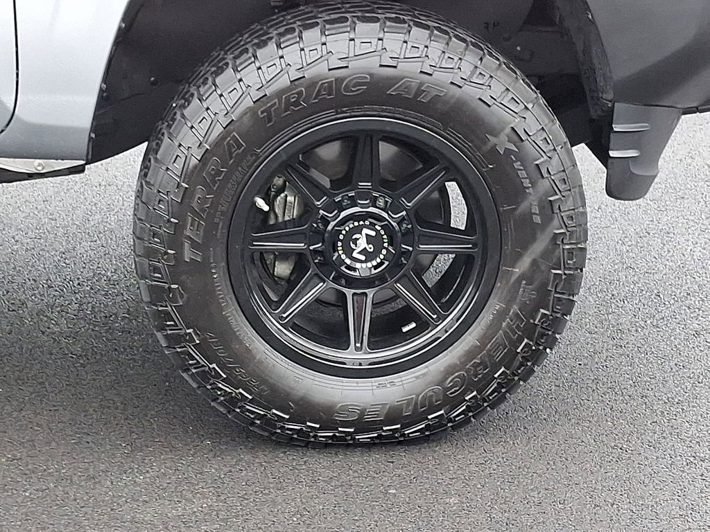 2022 Toyota Tacoma SR photo 8