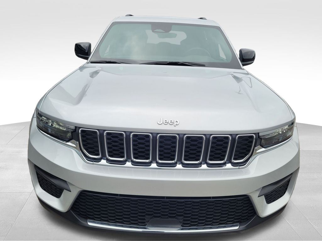 2024 Jeep Grand Cherokee Laredo photo 8