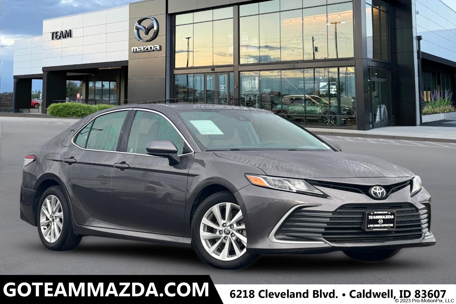 2023 Toyota Camry LE's photo